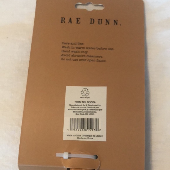 RAE DUNN spatula and cookie cutter - Picture 5 of 5